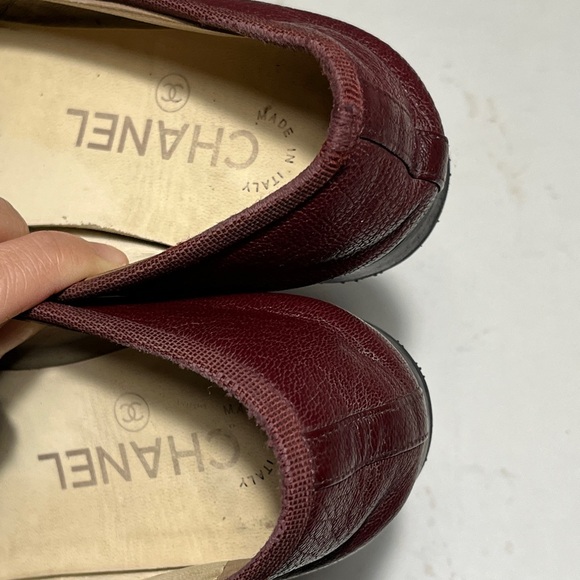CHANEL Women's Dark Red Leather Flats - Picture 12 of 16